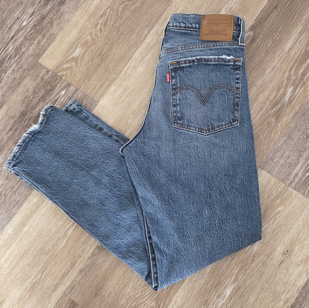 Levi's Premium Women's Wedgie Straight Leg Denim Jean's Button Fly Distressed 27